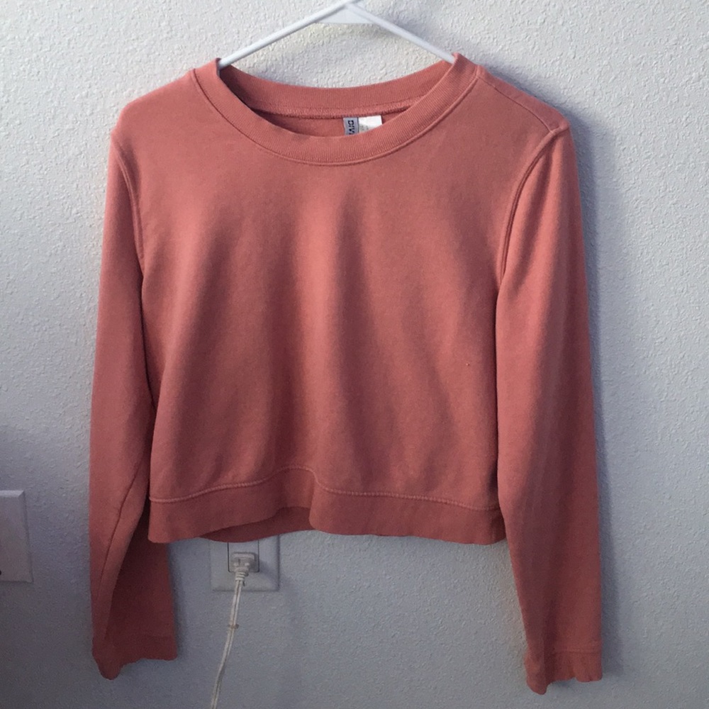 Pink cropped shirt